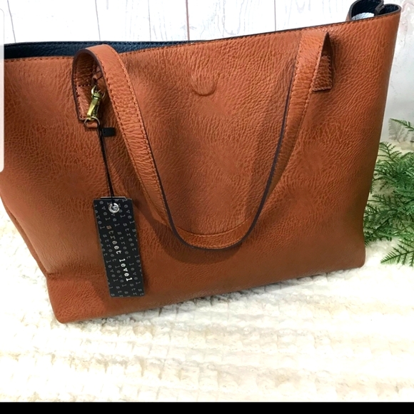 Street Level Handbags - 🌸STREET LEVEL🌸 Jacey striped reversible tote.